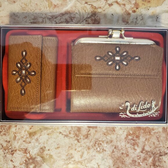 New in Box Vintage Di Lido Wallet w/Coin purse & Key case. Brown Malibu Cowhide - Picture 1 of 7